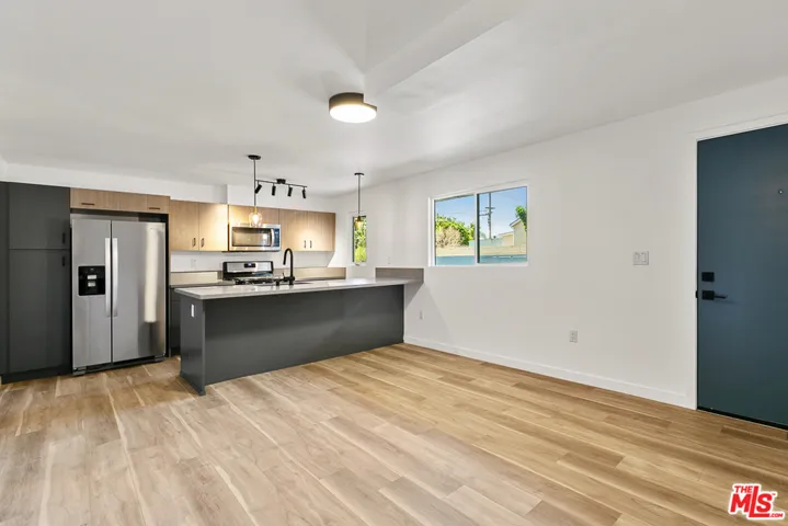 2918 Hauser Boulevard 3, Los Angeles, California 90016