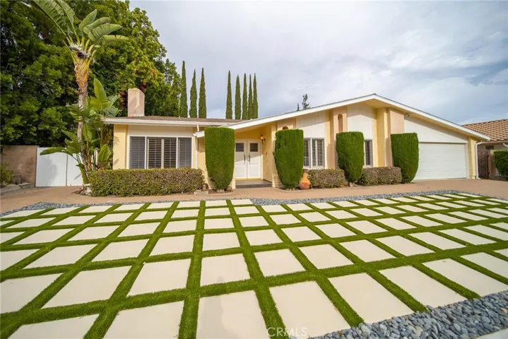 3133 Hodler Drive, Topanga, California 90290