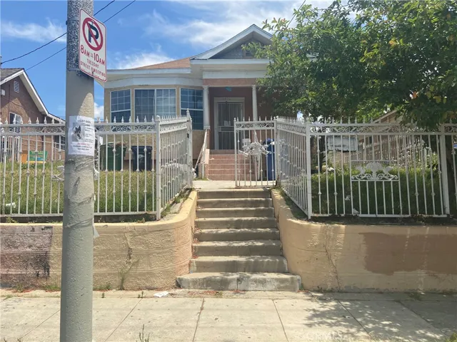 2711 Michigan Avenue, East Los Angeles, California 90033