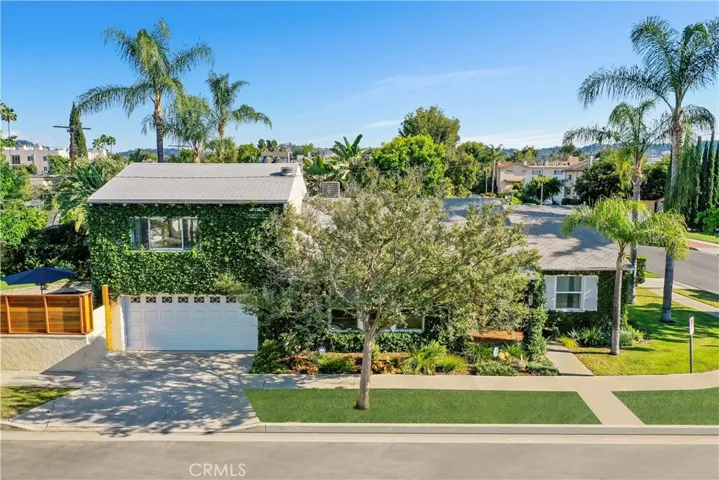 5522 Hermitage Avenue, Valley Village, California 91607
