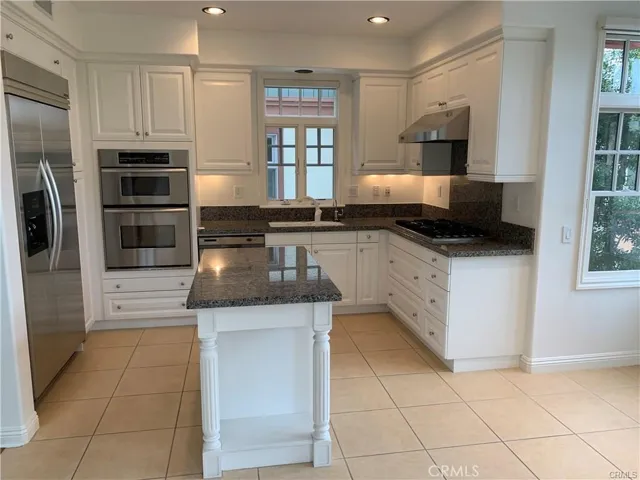 2500 Bungalow Place, Corona Del Mar, California 92625