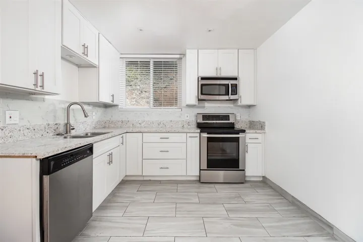 1124 Eureka St 37, San Diego, California 92110