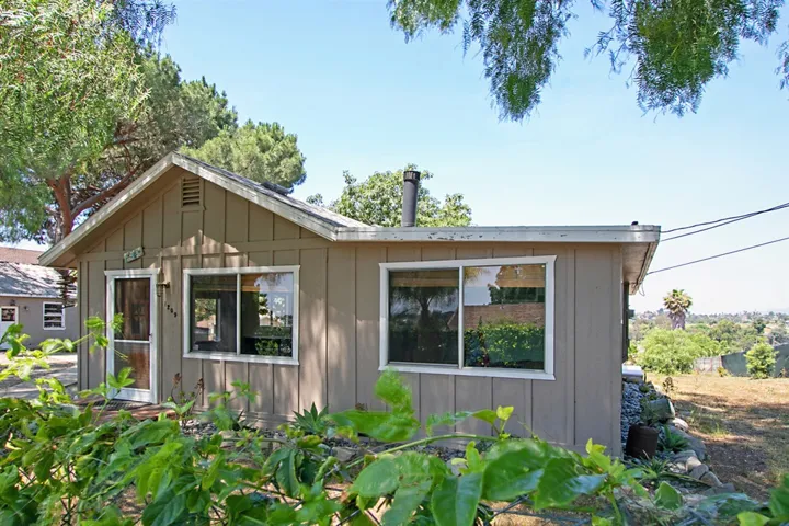 1209 Pepper Tree, Fallbrook, California 92028