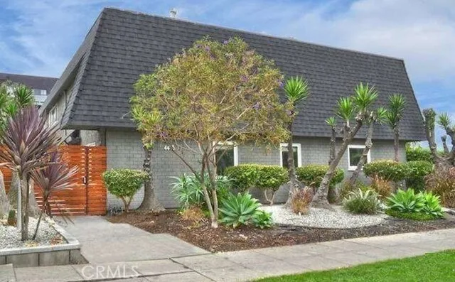 4443 Saugus Avenue 4, Sherman Oaks, California 91403
