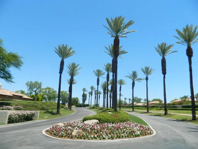 78850 - Entrance Drive