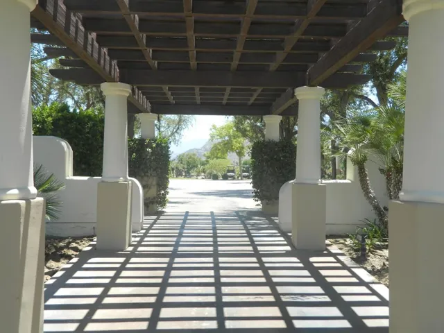 78850 - Clubhouse Golf Entry