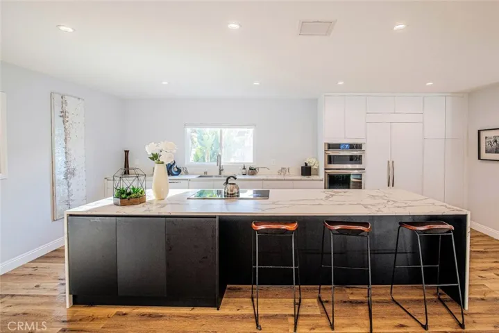 18917 Erwin Street, Tarzana, California 91335