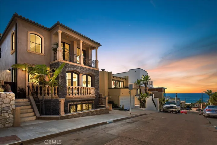 242 33rd Street, Hermosa Beach, California 90254