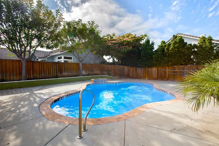 345 Lustrosos St, Oceanside, California 92057