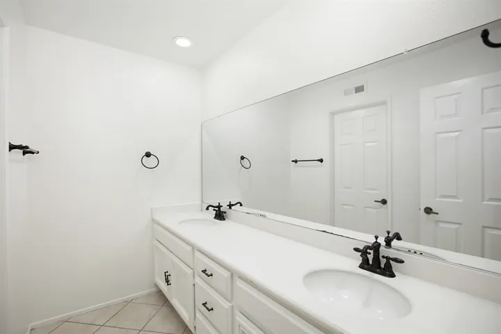 345 Lustrosos St, Oceanside, California 92057