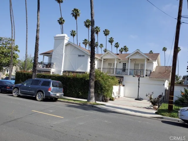 216 Roswell Avenue, Long Beach, California 90803