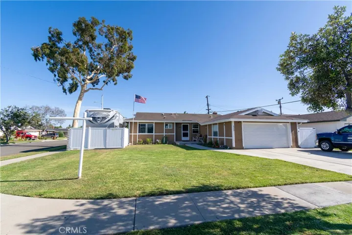 6562 Meath Circle, Huntington Beach, California 92647