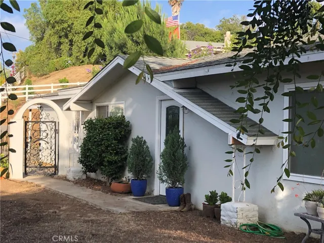 611 E Fallbrook Street, Fallbrook, California 92028