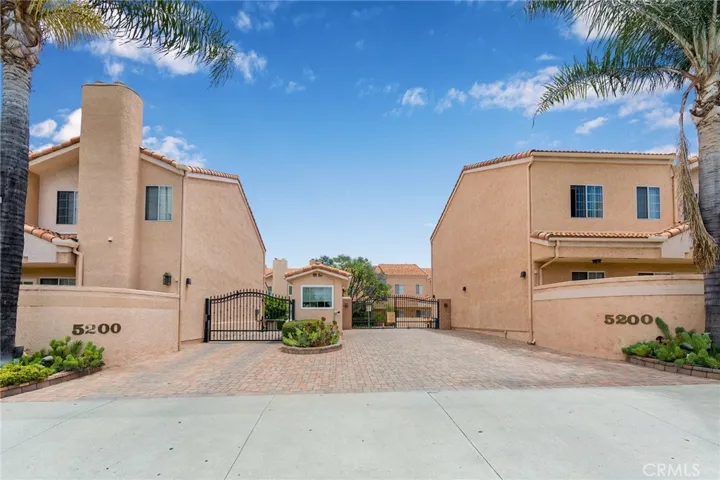 5200 White Oak Avenue 11, Encino, California 91316