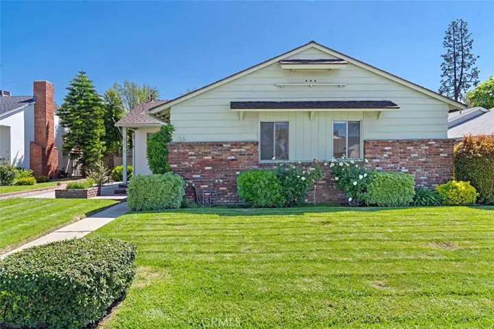 2640 N Buena Vista Street, Burbank, California 91504