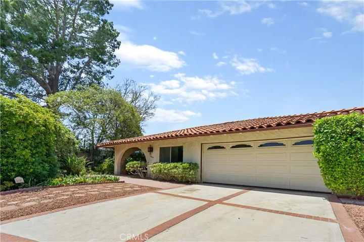 21869 Woodland Crest Drive, Woodland Hills, California 91364