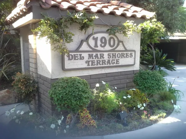190 Del Mar Shores Terrace 30, Solana Beach, California 92075