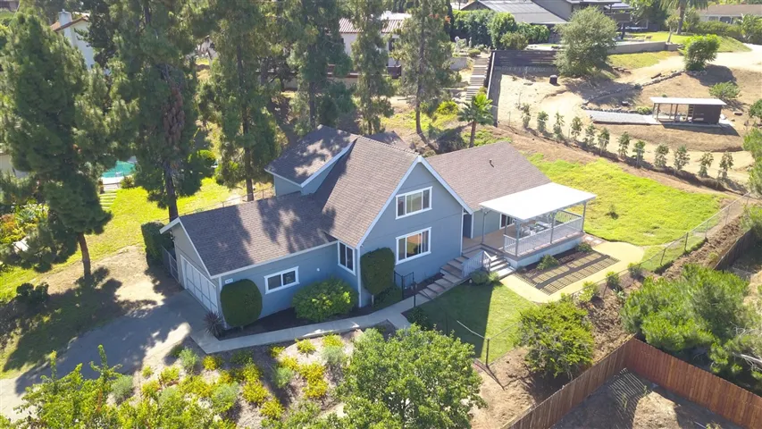460 Hillway Dr, Vista, California 92084