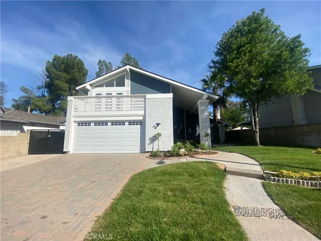 22958 Las Mananitas Drive, Valencia, California 91354