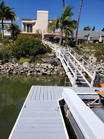 4615 Park Drive, Carlsbad, California 92008