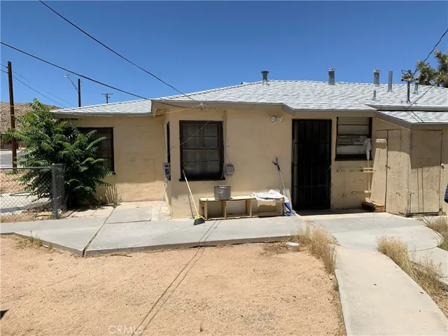61809 Petunia Drive, Joshua Tree, California 92252