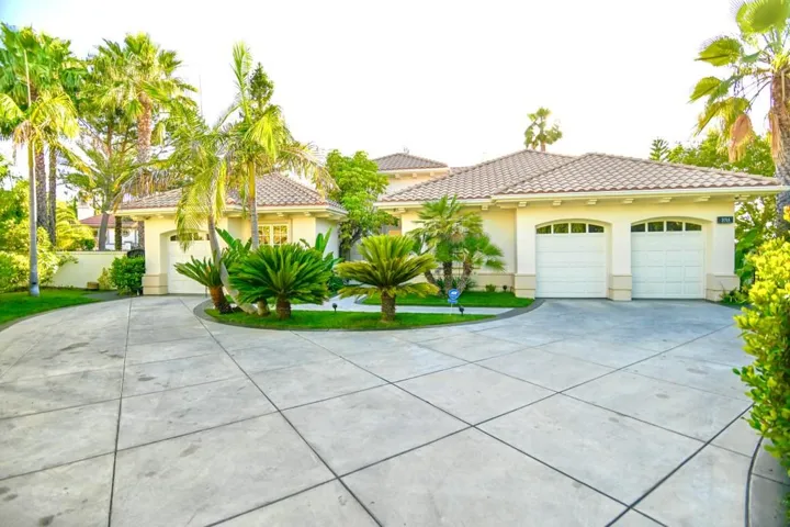 3711 Marfield Avenue, Tarzana, California 91356