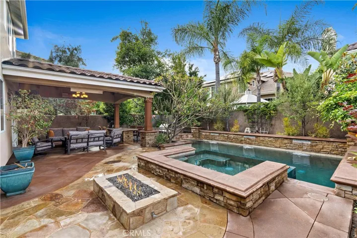 YOU MUST VISIT ***44Silveroak*** THE TRIFECTA OF REAL ESTATE!***44Silveroak*** is located in a 24 hour gated community, on quiet cul de sac with the most amazing 5 STAR resort backyard in all of NorthwoodPointeIrvine! Canyon View is one of the most charming family neighborhoods in Irvine. A close-knit community with movie nights on the big screen, private gated access to National Blue Ribbon award-winning Canyon View Elementary school, Meadowood Park and features annual Snow Festivals/Summer Movie Nights/F