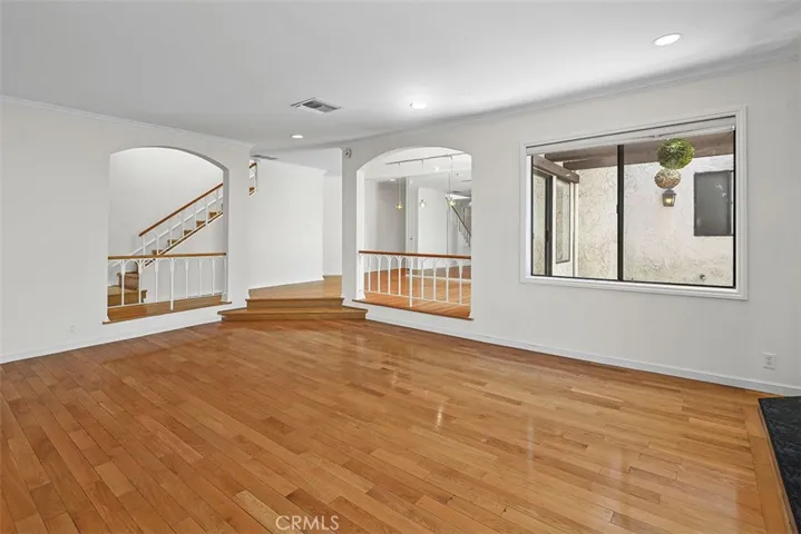 5255 Zelzah Avenue 107, Encino, California 91316