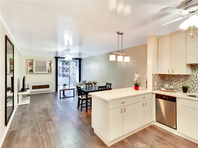 425 S Kenmore Avenue 209, Los Angeles, California 90020