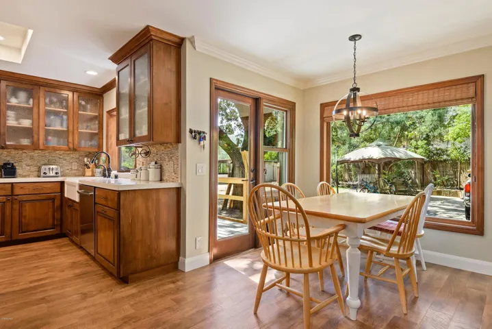 015_15  Breakfast Area (1)