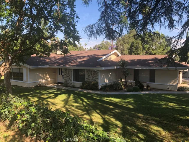 2307 Oak Crest Drive, Riverside, California 92506