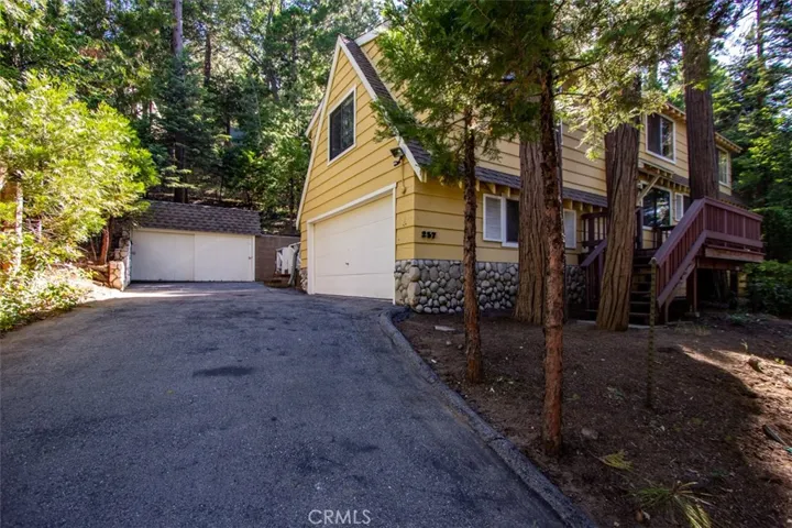 257 S State Hwy 173 Drive, Lake Arrowhead, California 92352