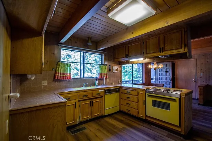 257 S State Hwy 173 Drive, Lake Arrowhead, California 92352