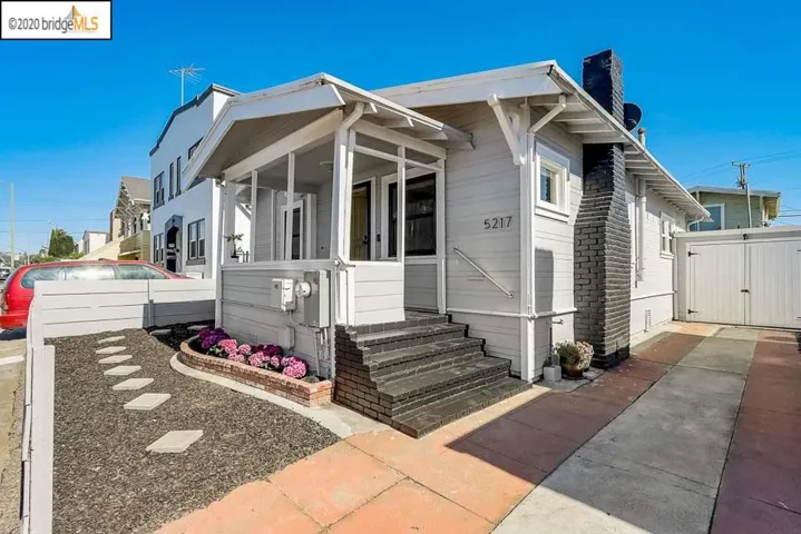 5217 Bancroft Ave, Oakland, California 94601