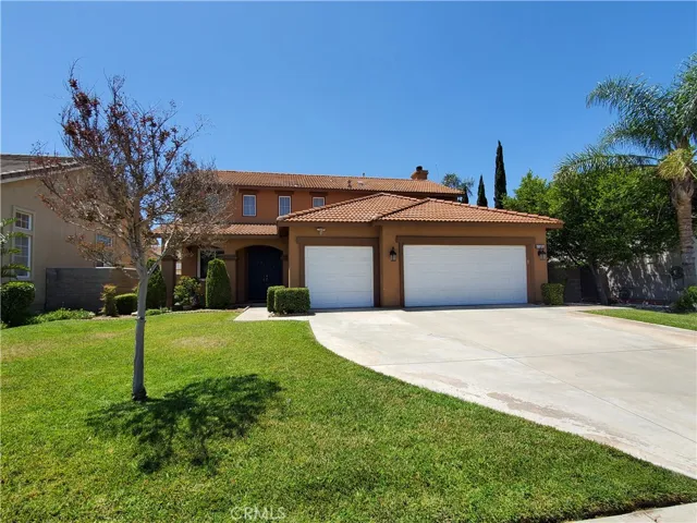 Great Home In The Etiwanda School District.