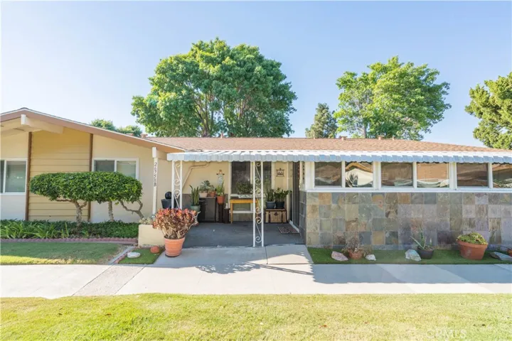 26758 Whispering Leaves Drive B, Newhall, California 91321