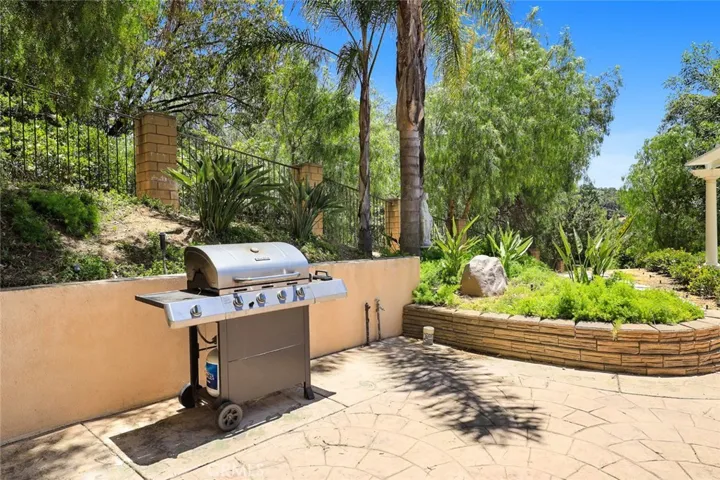 16101 Highland Pass Circle, Chino Hills, California 91709