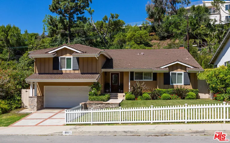 811 Jacon Way, Pacific Palisades, California 90272