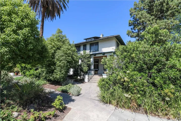1120 N College Avenue, Claremont, California 91711