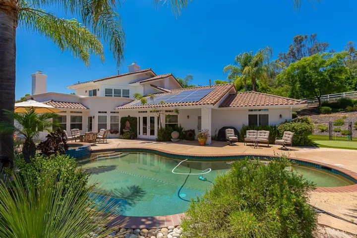 15639 Broad Oaks Rd, El Cajon, California 92021
