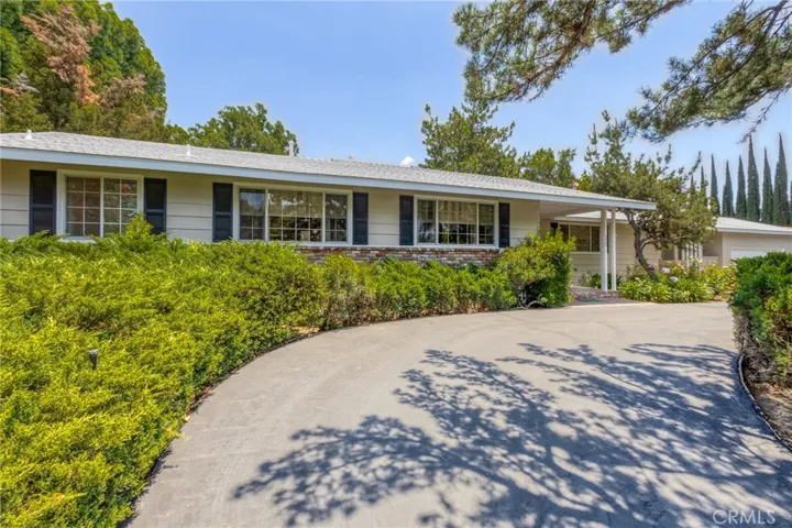 9930 Garden Grove Avenue, Northridge, California 91325