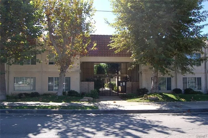 21000 Parthenia Street 14, Canoga Park, California 91304