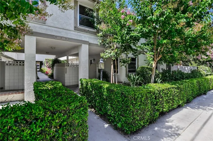 11181 Aqua Vista Street, Studio City, California 91602