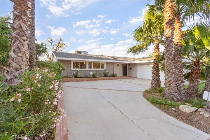 20441 Aetna Street, Woodland Hills, California 91367