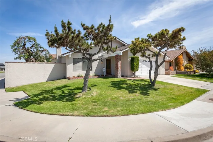 972 Dahlia Avenue, Costa Mesa, California 92626
