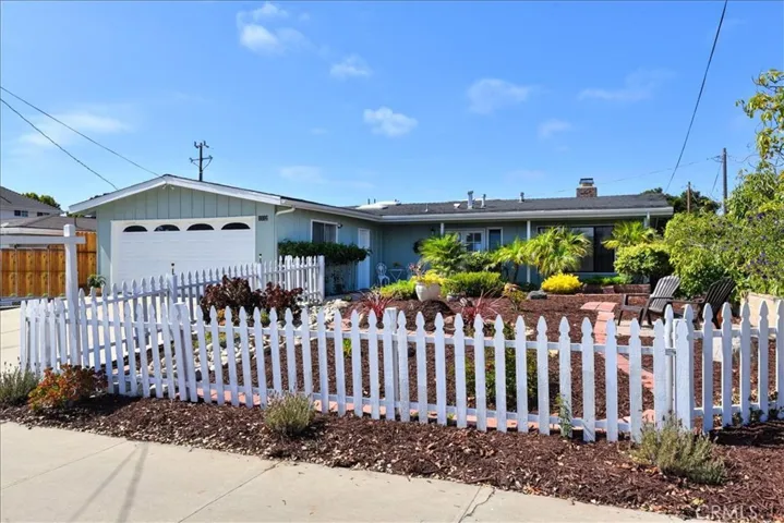 1112 Fair Oaks Avenue, Arroyo Grande, California 93420