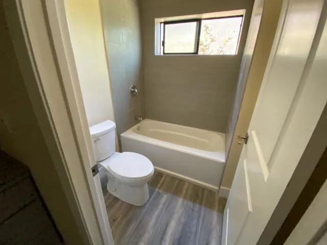 1 (32)