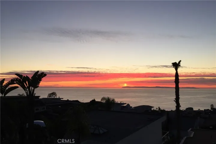 971 Santa Ana Street, Laguna Beach, California 92651