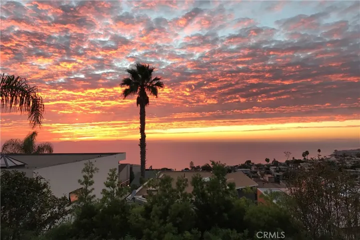 971 Santa Ana Street, Laguna Beach, California 92651