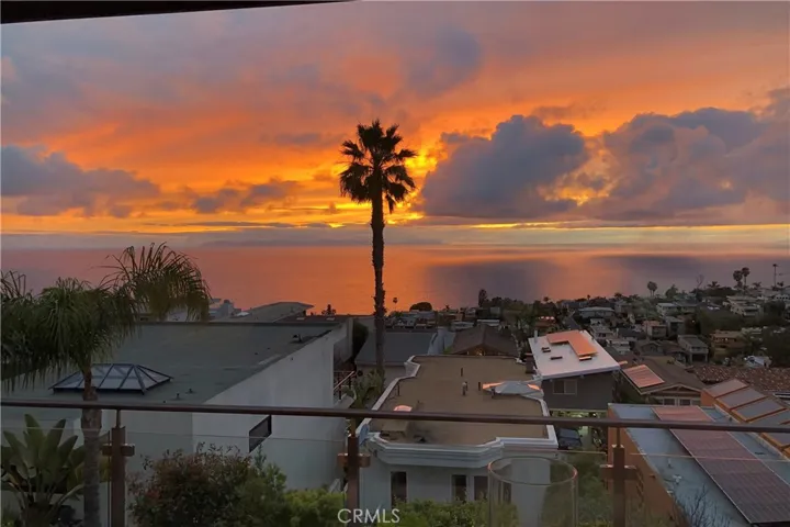 971 Santa Ana Street, Laguna Beach, California 92651